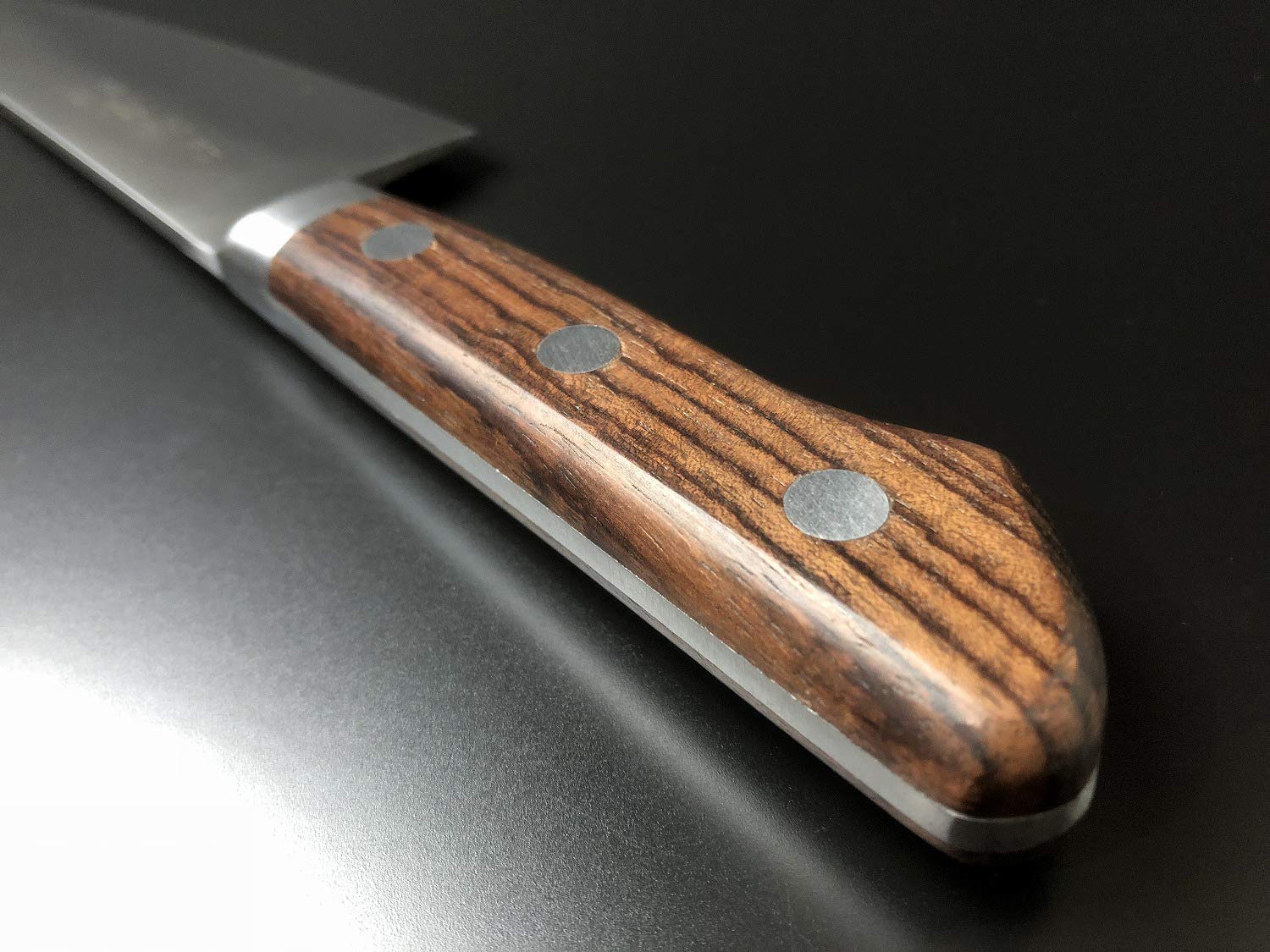 Amazon | 有次 包丁 洋出刃 180mm 合金鋼 炭素鋼 築地 ARITSUGU 柄 名