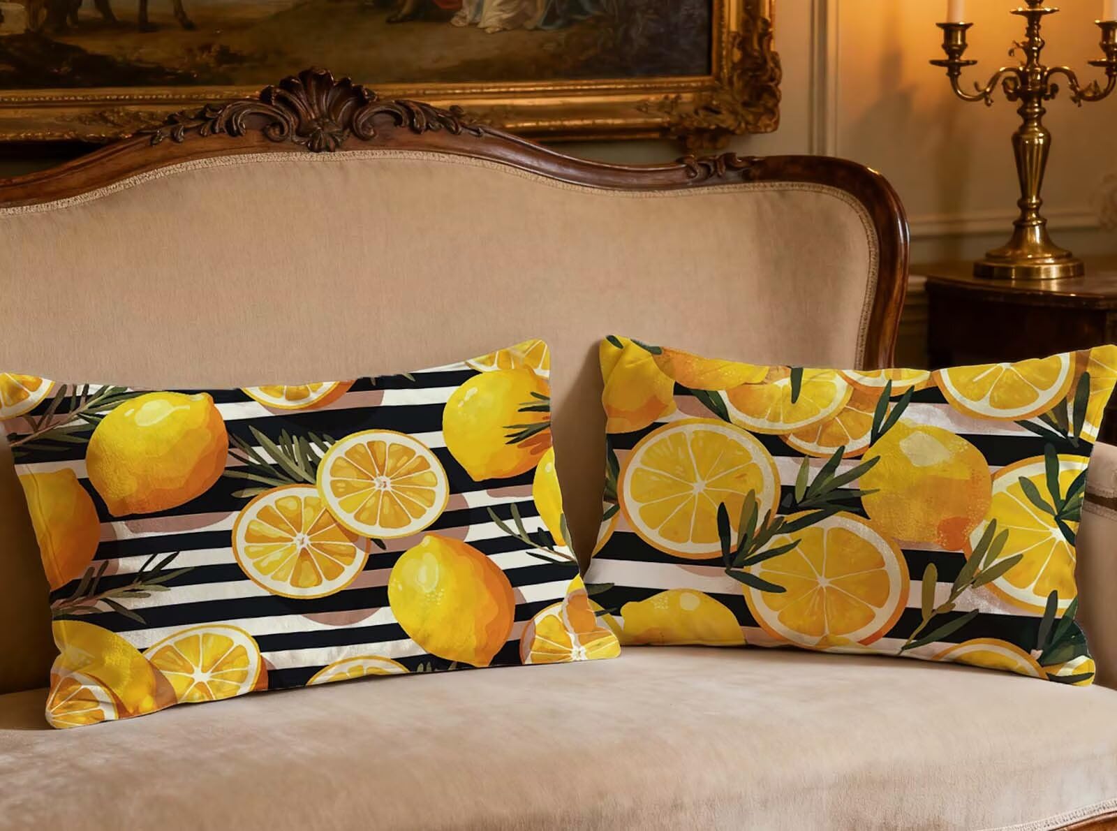 Coussin jaune en velours à motif citron 50x70 cm | Douceur et élégance pour votre canapé
