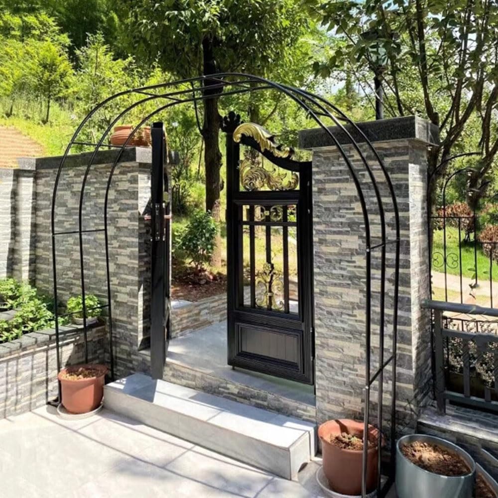 Tonnelle de mariage fleurie avec l'arche de jardin de 2,2 m noire pour cérémonie en plein air