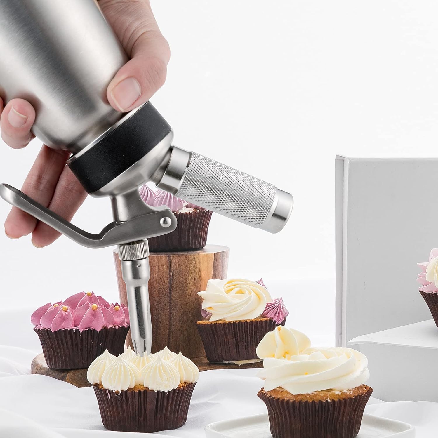 Professional Whipped Cream Dispenser Stainless Steel 304- Highly Durable Cream Whipper 1 Pint (500 ml) with 4 Tips and Brush, ZERO-LEAK Whipping Siphon Canister, Gourmet cream Maker (SS-S)