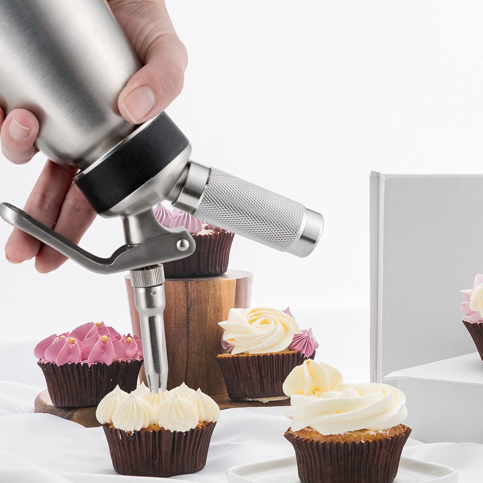 Dispensador de crema batida de acero inoxidable - Altamente duradero crema batida 1 pinta (500 ml) con 4 puntas de decoración y cepillo, bote de sifón de batir ZERO-LEAK (SS-S)
