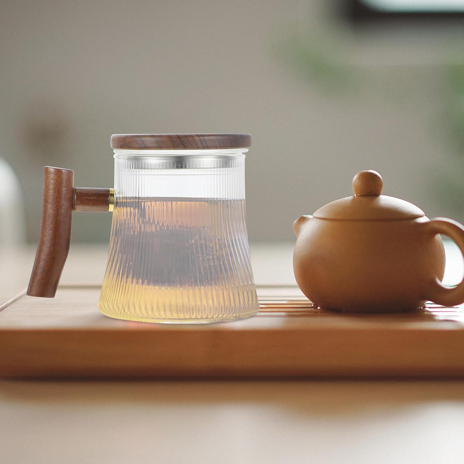 ARTIBETTER Glass Tea Cup with Wood Handle 500ml Vertical Striped with Infuser and Wood Lid, High Borosilicate Glass Mug Reasonable Design for Office and Home Tea Brewing