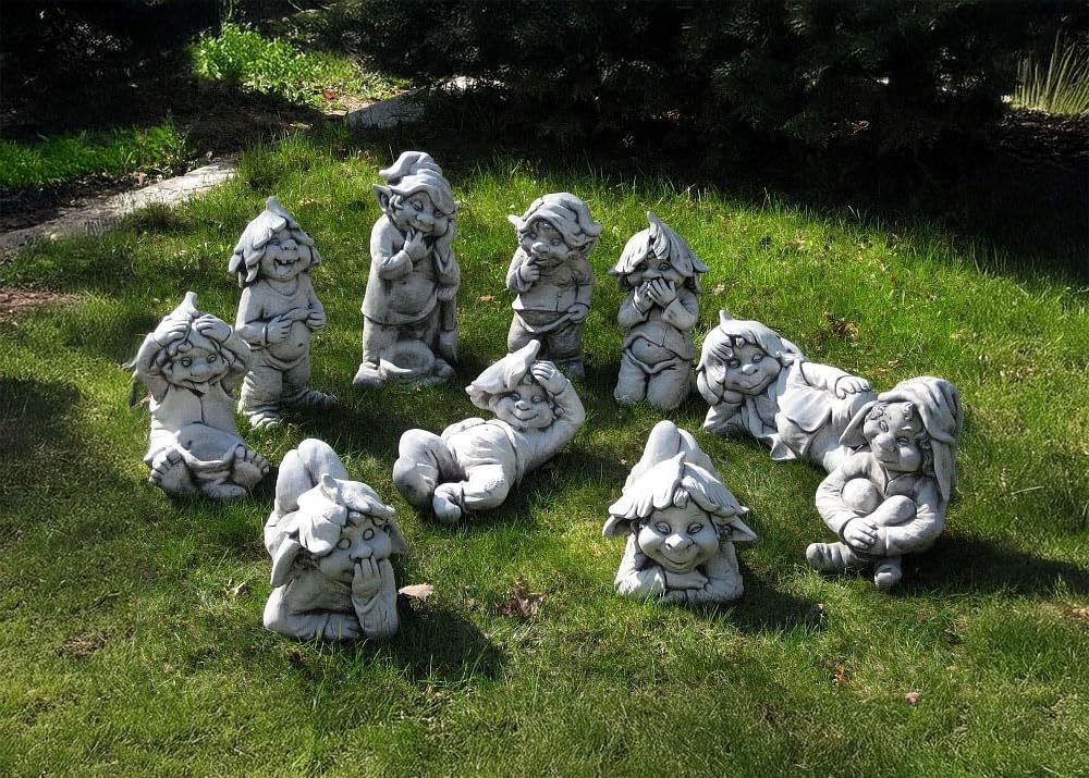 gartendekoparadies.de Gnom Faulpelz, Steinfigur Wichtel, H. 26 cm, 11 kg, Grau, frostsicher aus Steinguss für Außenbereich