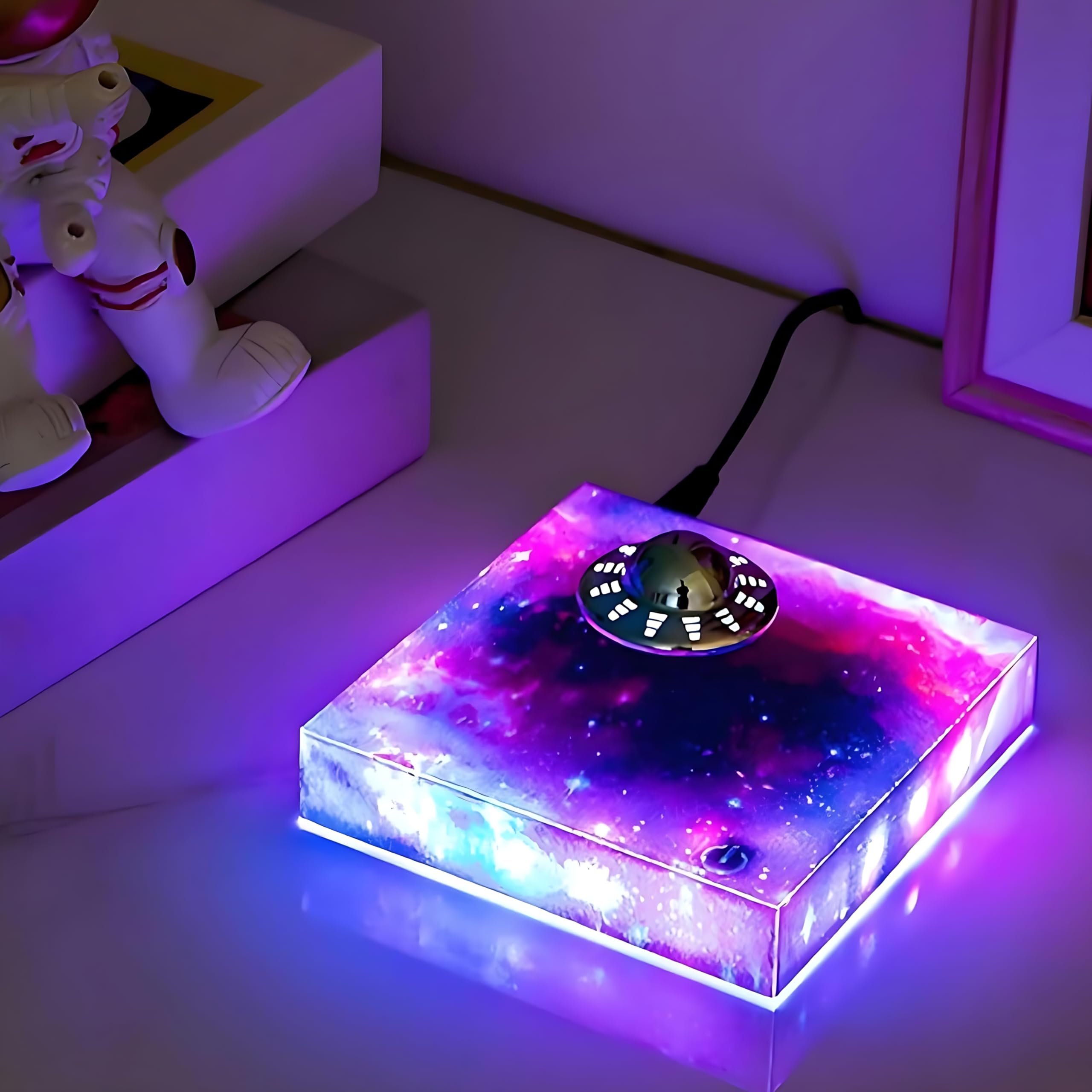 Lampe en lévitation bateau volant avec affichage magnétique et effet lumineux RGB 360