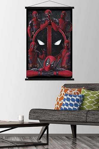 Miniatura 9 de Trends International Marvel Deadpool Legacy - Póster de collage de pared, 22.37 x 34.00 pulgadas, paquete de impresión premium y colgador de madera