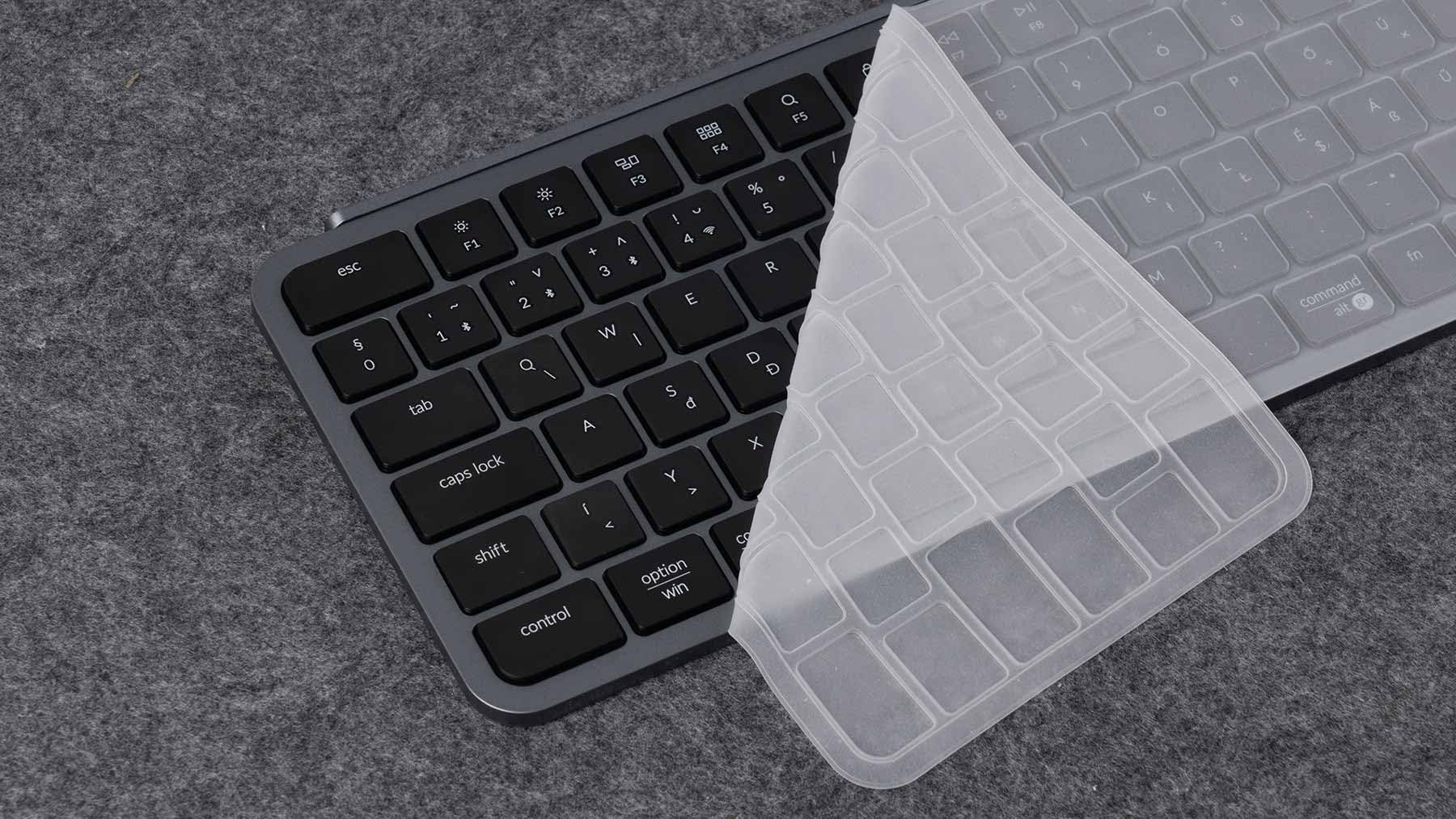 Keychron Teclado inalámbrico B6 Pro Ultra Delgado Full Size Layout Italiano ISO QWERTY, configurable ZMK, Teclas PBT, 3 Modos 2,4 GHz/Bluetooth/cableado, Compatible con Win/Mac/Linux, Gris Espacial