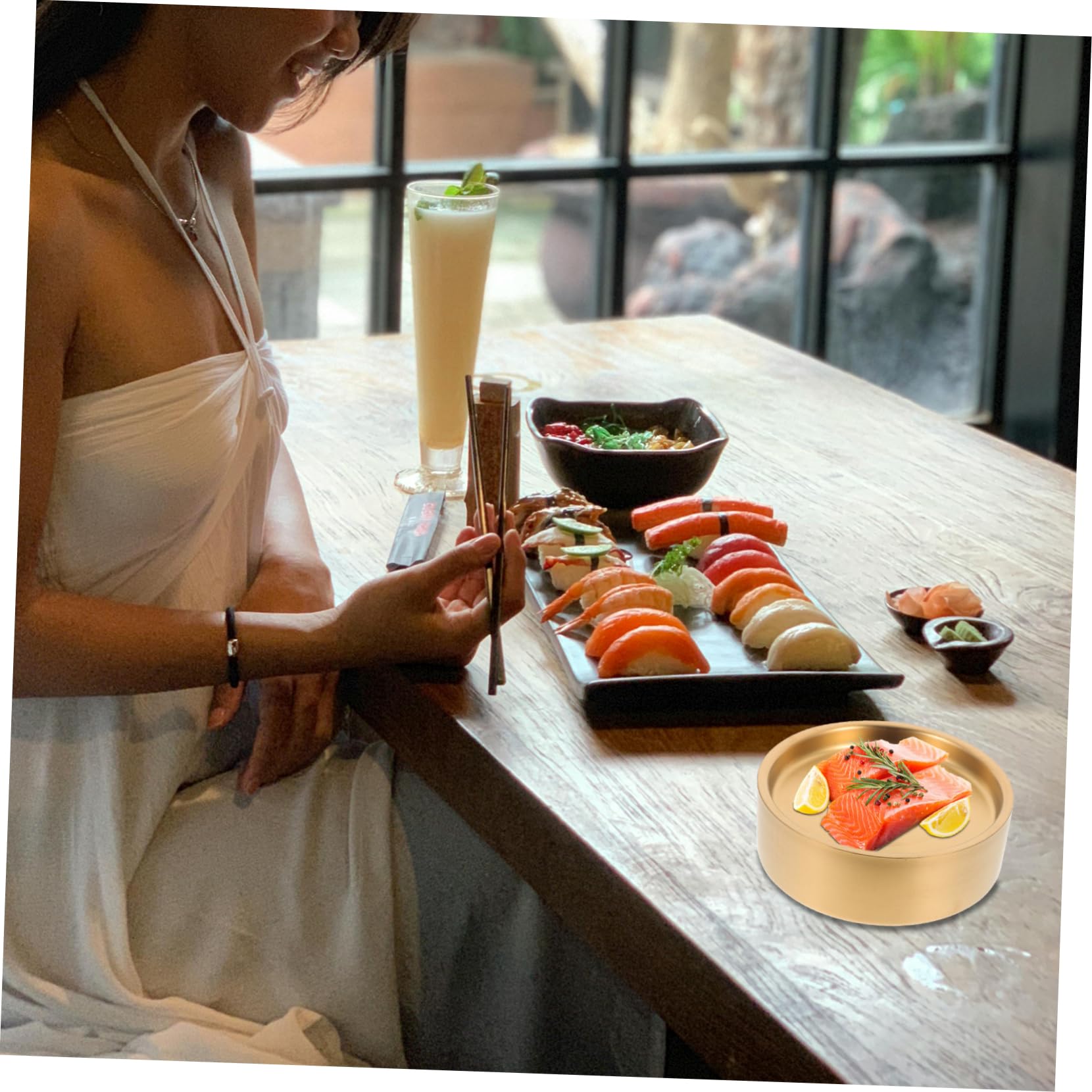 Assiette de Service à Sushis en Acier Inoxydable, Style Japonerie Élégant | Service pour Sashimi, Coloris Or, Format Polyvalent pour Plusieurs Portions, Usage Familial