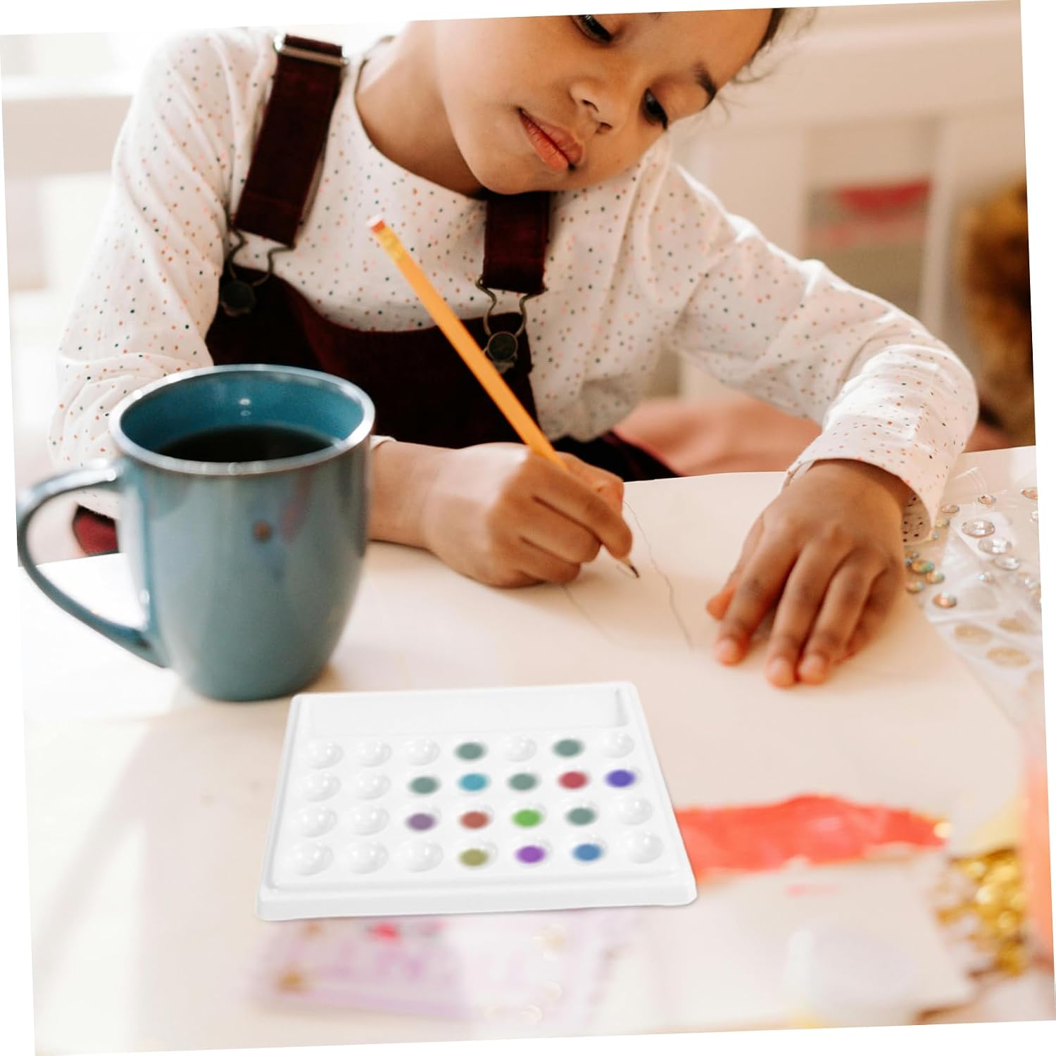 White Plastic Paint Tray for Watercolor Pigment 28 Hole Mixing