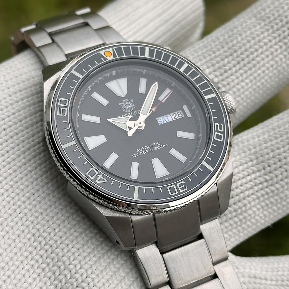 Steeldive SD1961, Samurai, NH36, Saphir, Lume, Armband, 200 m Taucher, BNIB