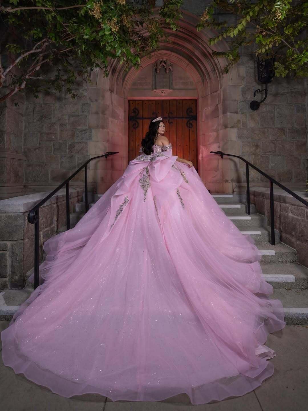 TRHTX Sparkly Rhinestone Quinceanera Dresses Puffy Tulle Sweet 16 Dresses with Gold Appliques Off Shoulder Ball Gown