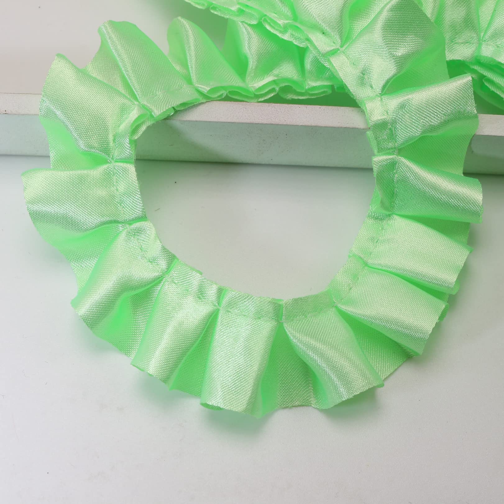 Rüschen zum Nähen, 4,5 m, 2,5 cm, Spandex, bunt, einseitiges Satin-Spitzenband, Dekoration, Nähen, Hochzeit, Puppenkleid, Basteln, Hellgrün