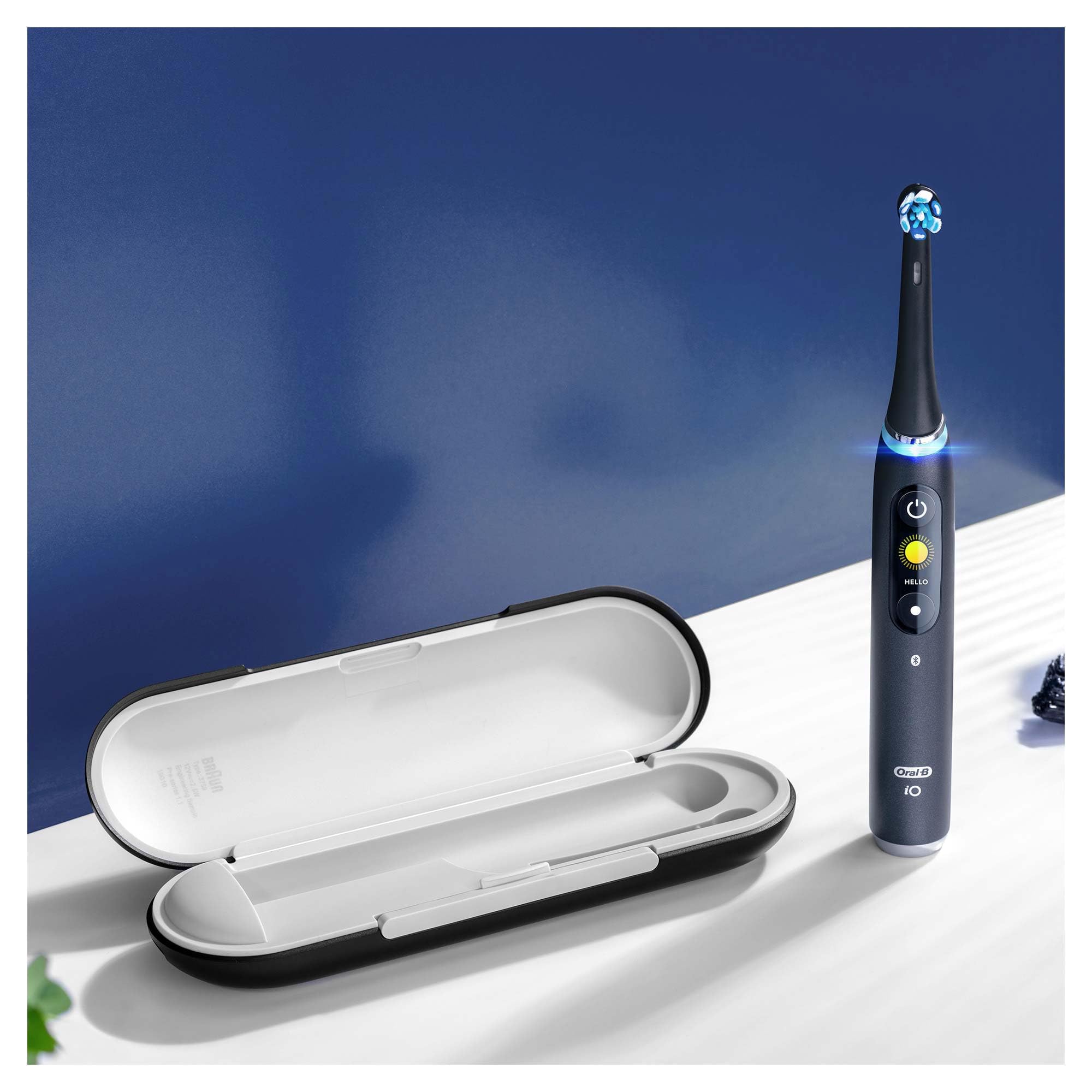 Oral-B iO 9 - Spazzolino elettrico con tecnologia magnetica, microvibrazioni, 7 programmi di pulizia e display a colori, custodia da viaggio, nero onice