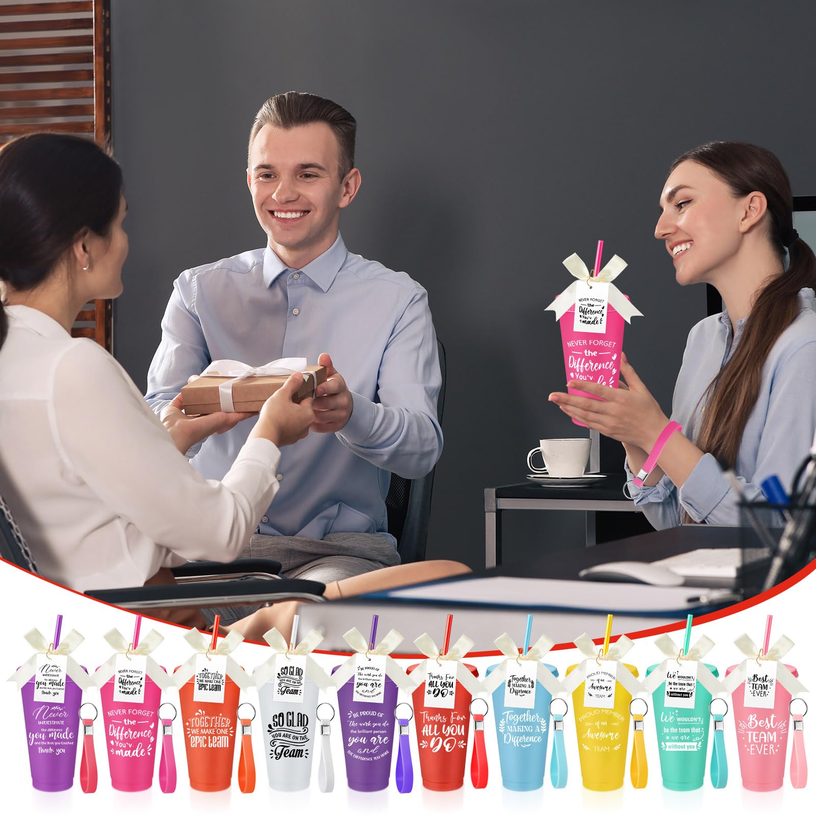 Tioncy Lot de 30 gobelets en plastique réutilisables de 710 ml avec couvercle et paille – Gobelets à café réutilisables avec porte-clés, carte à nœud – Cadeau de Noël pour collègues, employés (assorti