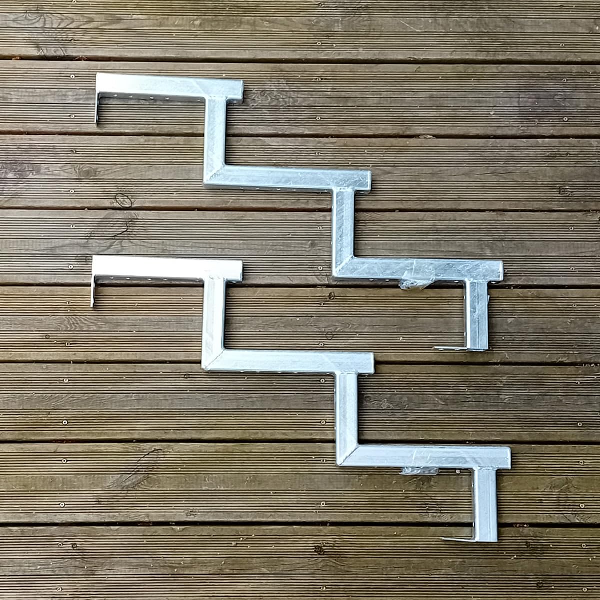 Set da 2 pezzi - Cosciale acciaio zincato – 3 gradini – H51cm-Vinuovo
