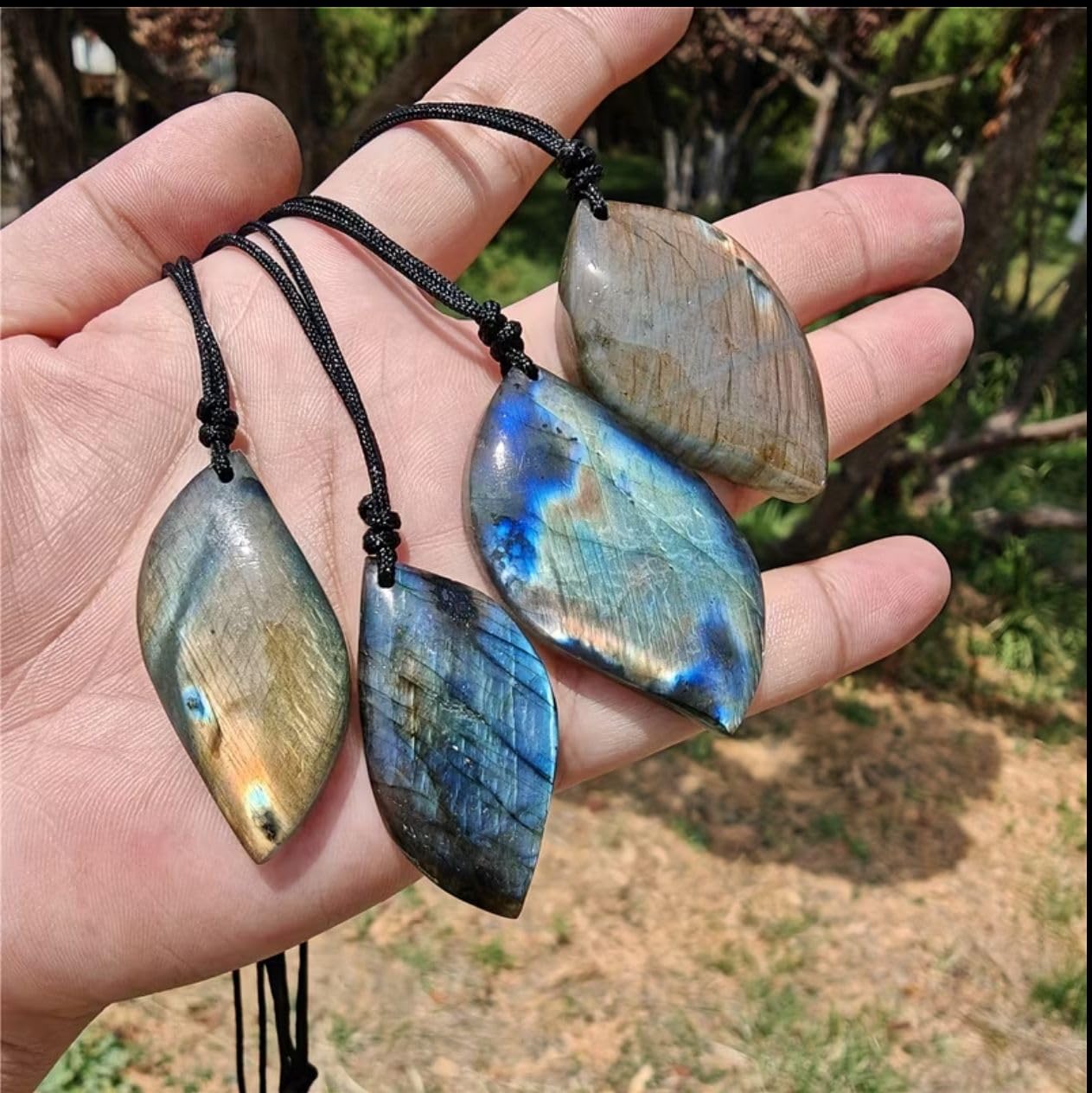 Collana in labradorite naturale, pietra naturale, ciondolo irregolare con cordino regolabile, gioiello energetico per uomini e donne