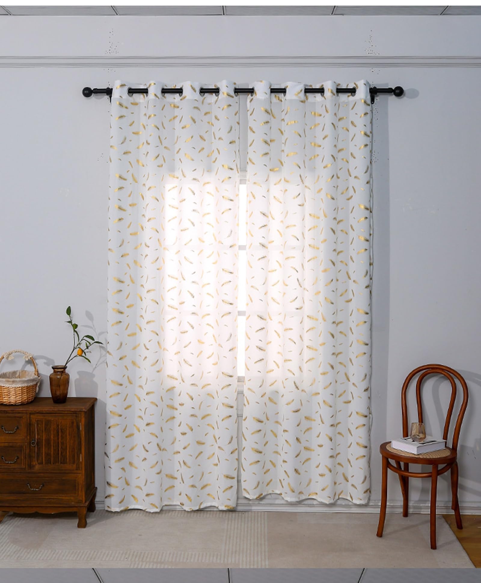 Rideau chambre enfant fini les réveils matinaux grâce au polyester blanc