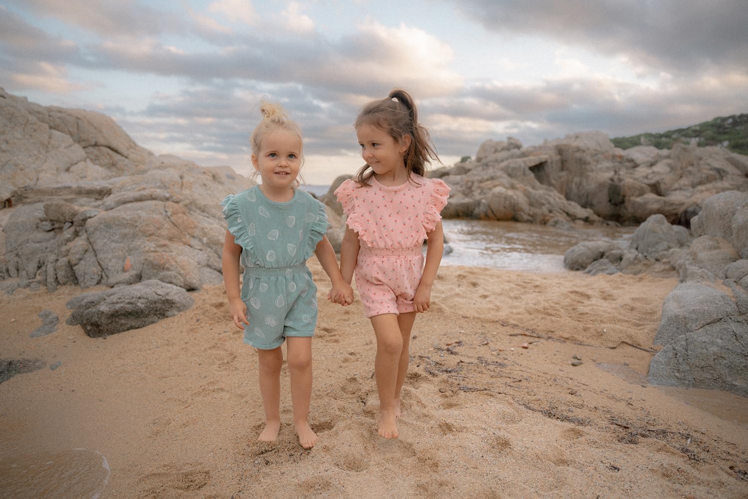 Little Dutch CL25034415 Jumpsuit ärmellos mit Rüschen Frottee - Ocean Treasures Surf Blue (Gr. 86/92)