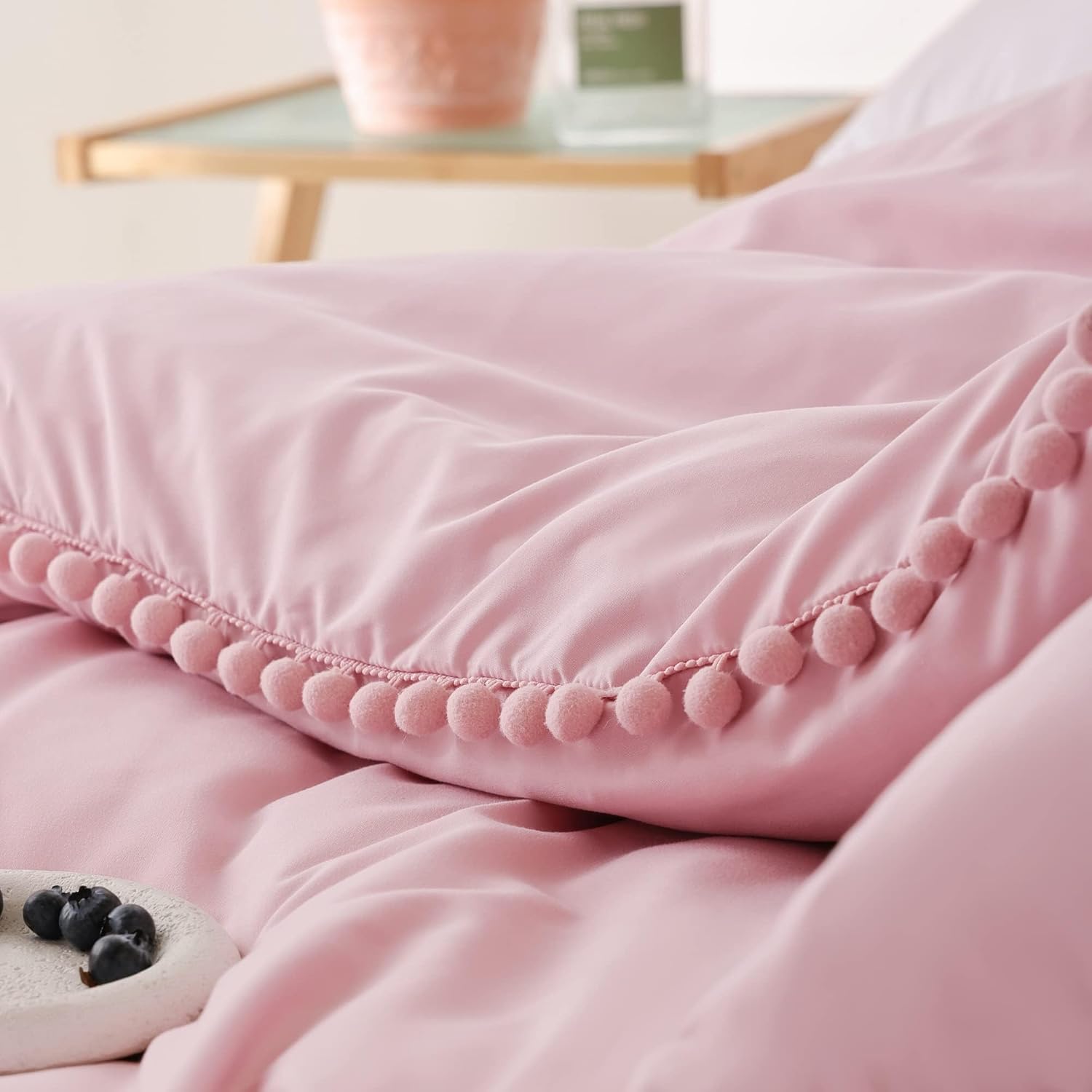 YIRDDEO Dust Pink Full Size Ball Pom Fringe Design Comforter Set 3pcs, Boho Aesthetic Luxurious Microfiber Comforter Set - Image 5