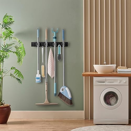 Miniatura 5 de Soporte de pared negro para escoba de fregona con 4 ranuras y 4 ganchos, colgador de escoba de madera rústica para despensa, armario, lavandería,