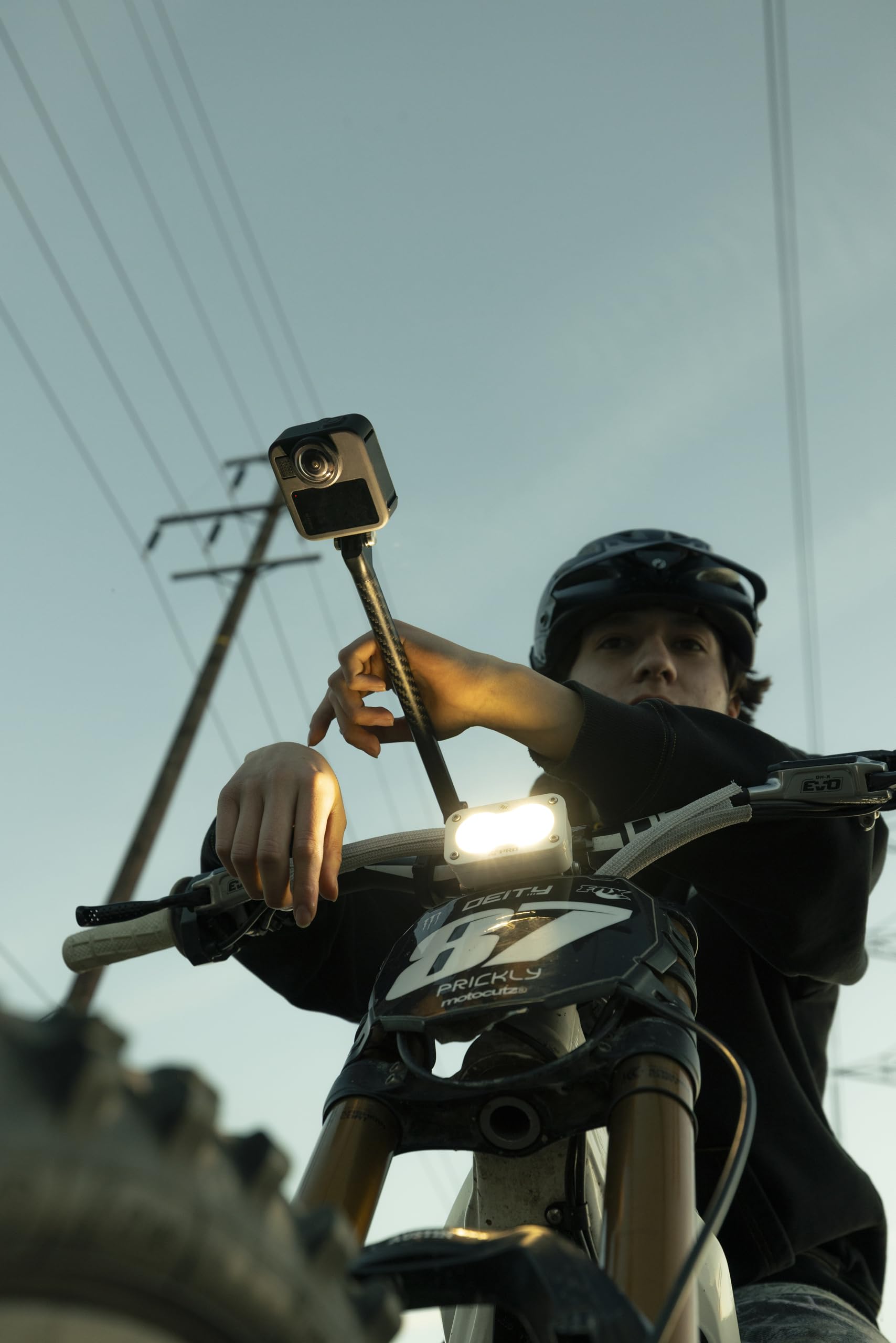 GoPro MAX2 Zubehörpaket mit Verlängerungsstange 1,2m, 2 Enduro-Akkus 1960mAh, 64GB SanDisk microSD