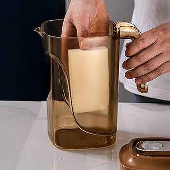 Amazon｜ドリンクピッチャー 冷水筒 2.2L 冷蔵庫 ポット 冷水ポット お