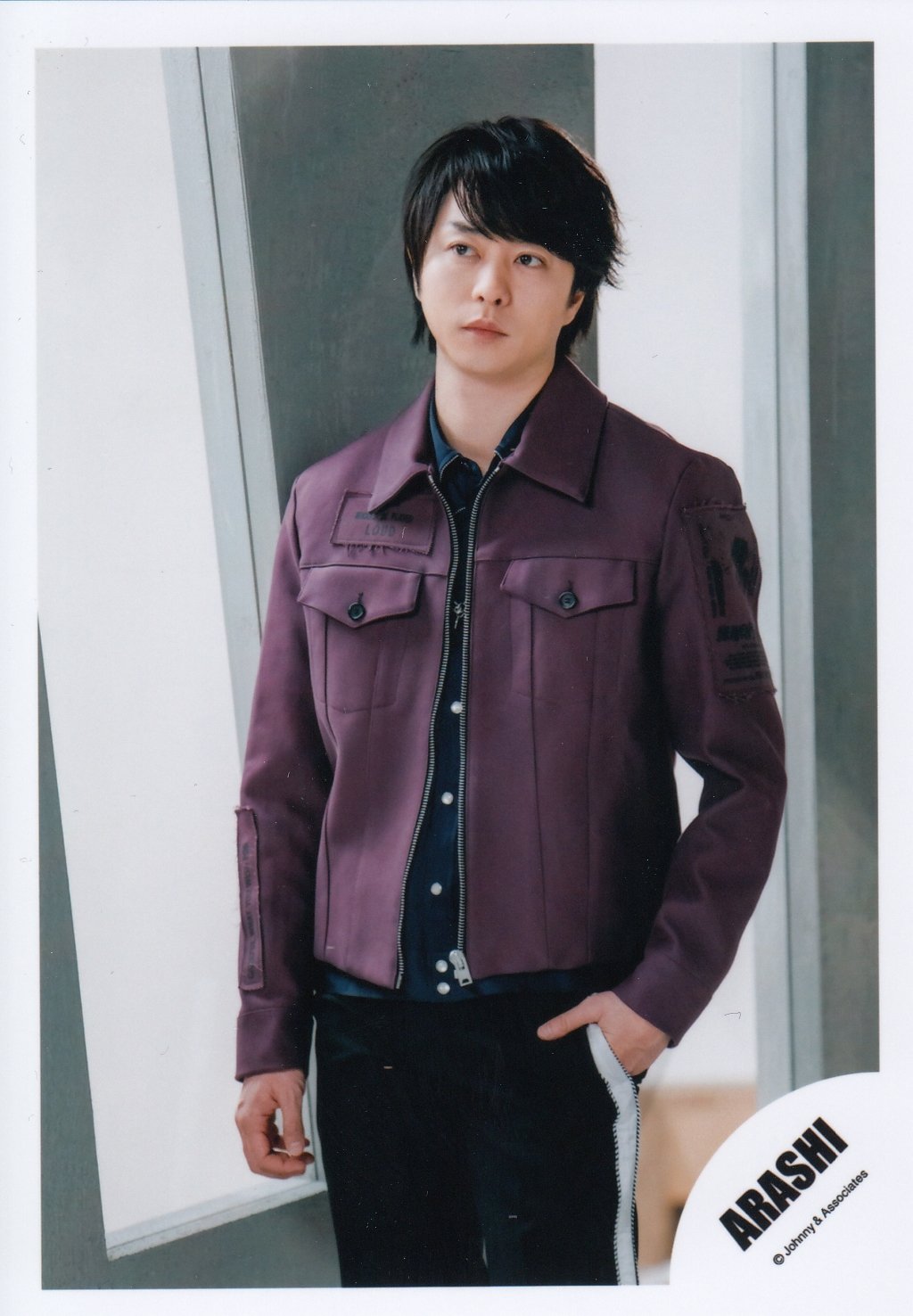 櫻井翔　嵐　写真 Amazon.co.jp: ARASHI 嵐 公式 生 写真 （櫻井翔）AS00107 : Toys & Games