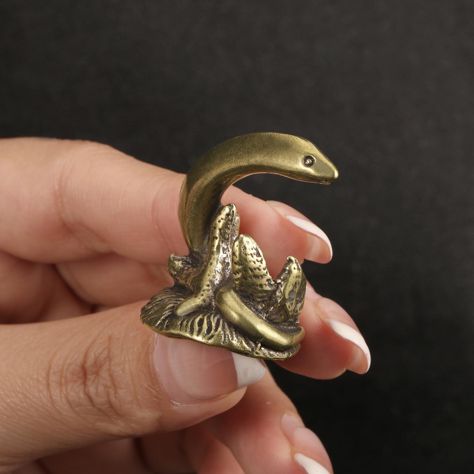 NBKLSWSUI Handmade Bronze Snake Figurine Sculpture Figurine Sculture For Living Room Home Office Desk Bedroom Unique New Homeowners Feng Shui Sculptural