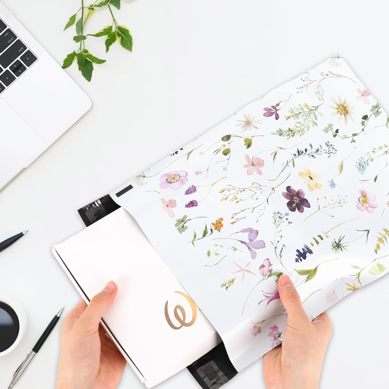 JarThenaAMCS 100 Pcs 10 x 13 In Floral Poly Mailers Watercolor Wildflowers Packing Bags with Self-Sealing Gift Wrap Envelopes for Small Business Boutique Clothing