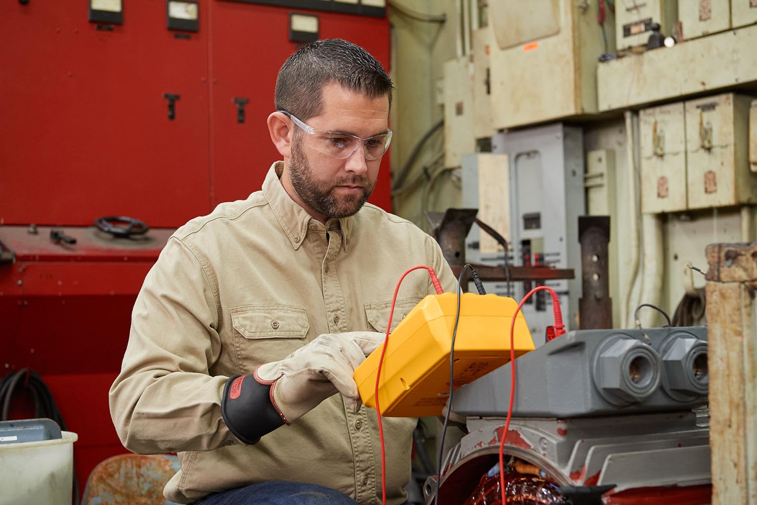 Fluke 1535 Insulation Tester, Insulation Tester, for Frontline Industrial and Electrical Insulation Testing, Test Voltages from 250 V to 2500 V and Resistance Measurements up to 500 GΩ