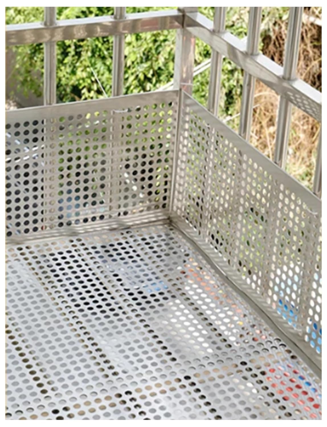 Grille décorative en tôle perforée inox 304 pour embellir vos meubles de radiateur