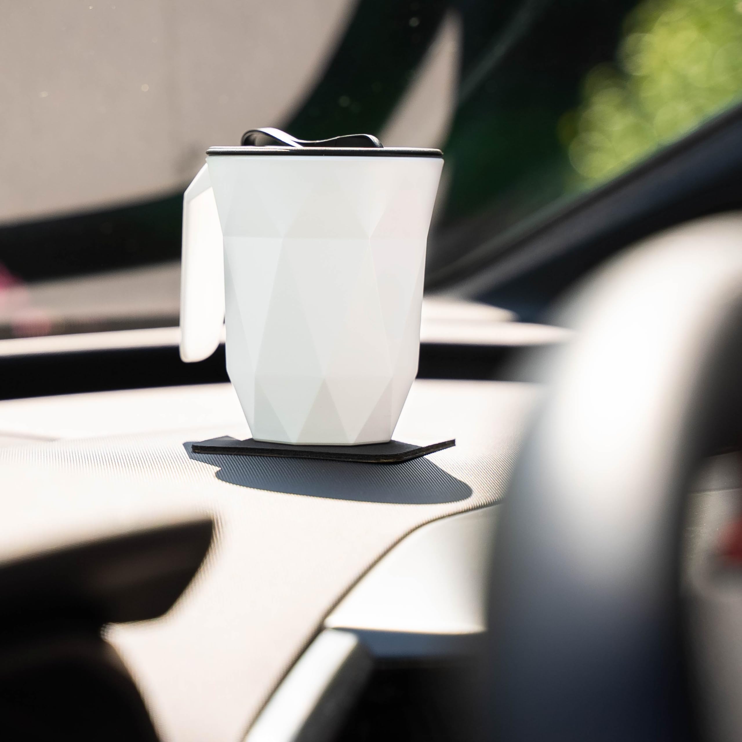 Kubek z uchem TO-GO z metalowym nano-żelowym podkładem BLACK