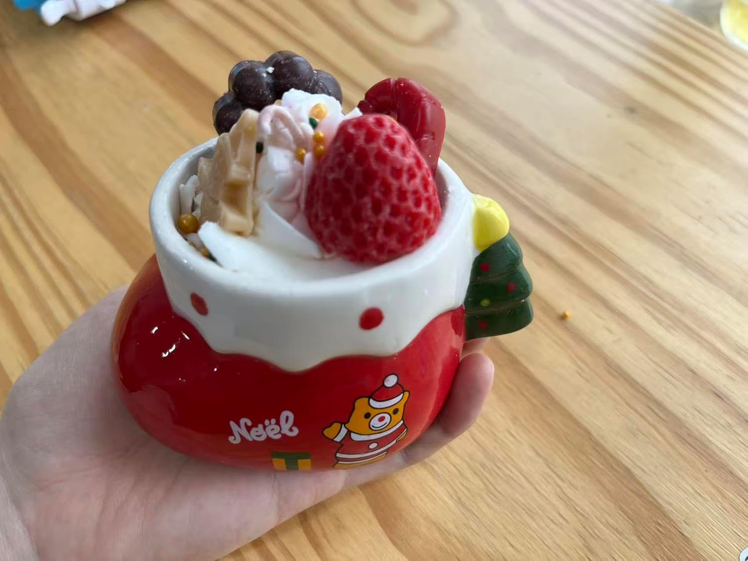 Cute & Romantic Handmade Scented Candles with Christmas Elements