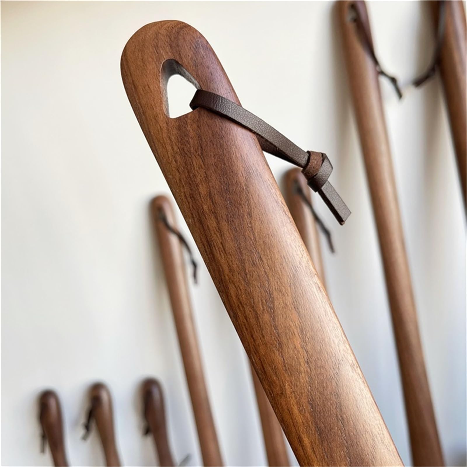 Calzador largo Calzador profesional de madera nogal negro, calzador flexible con mango largo, útil levantador zapatos, cuchara for, herramientas for el hogar