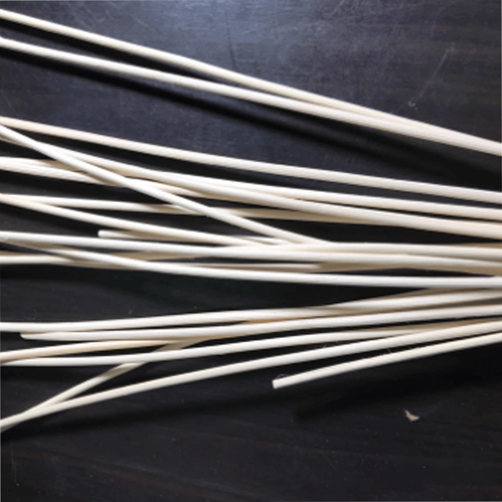 Rattan Rotolo Vimini da Intrecciare Rattan Naturale, Materiale per Lavori di Intreccio Riparazioni Mobili Canne per Cesti, Fai da Te, Rotolo Cesti Bastoncini Bastoncini Profumati per Ambienti ( Color