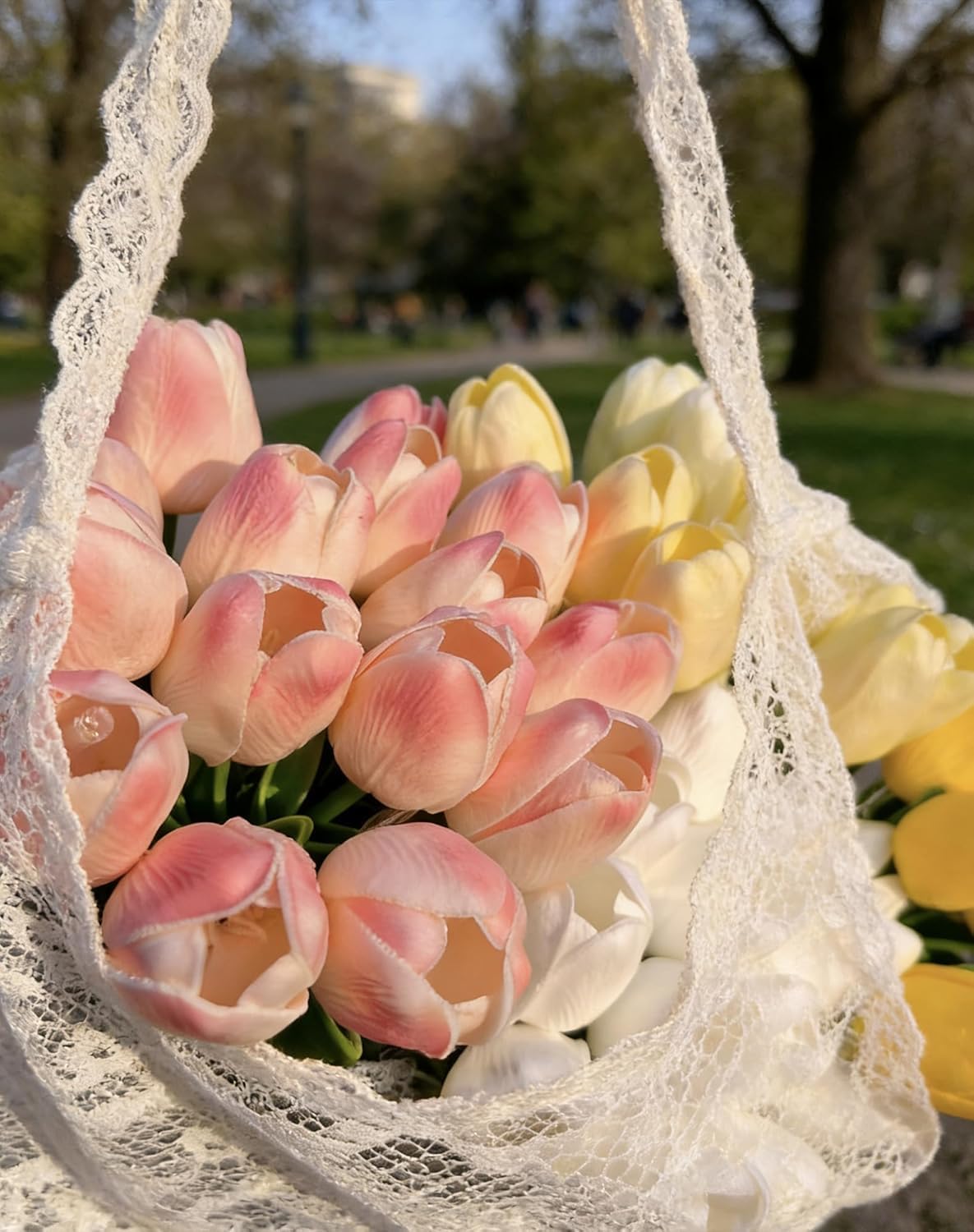 Radiant Romantic Tulip Light, 15 PCS Twinkling Led Tulips that Never Fade, Artificial Flower Night Light, Flower Shaped Ambient Night Lamp for Bedroom Bedside Decor & Gift (White,10PCS)