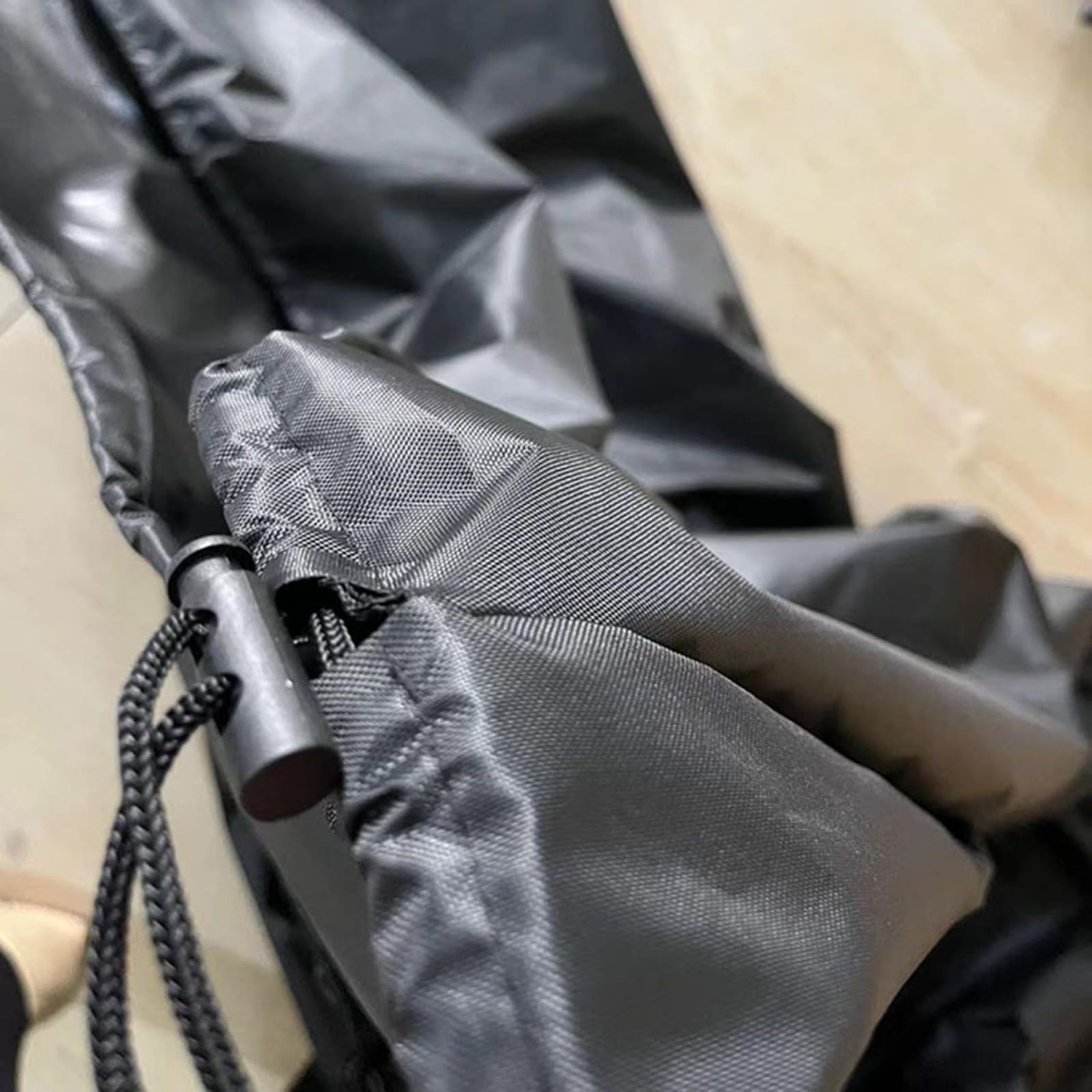 Rasentraktor Laubsack Verbesserte Rasenmäher Laubsack Garten Laubgrasfangtasche 420D Oxford Tuch Laubsammeltasche für Rasenmäher Traktor Garten Laubkollektion (243,8 x 142,2 cm)