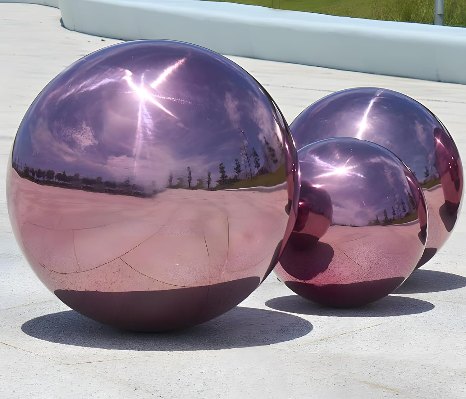 Stainless Steel Gazing Globe Mirror Ball, Decorative Gazing Balls for Garden, Reflective Smooth Garden Ball Sphere for Outdoor Yard Decoration (Purple, Dia: 10 inch)