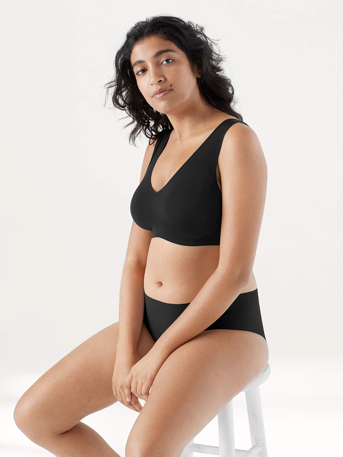 True & Co Womens True Body Lift V Neck Bra - Image 4