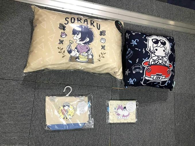 Amazon Co Jp そらる しまむら コラボ 枕 クッション ポーチ ランチトート ホーム キッチン