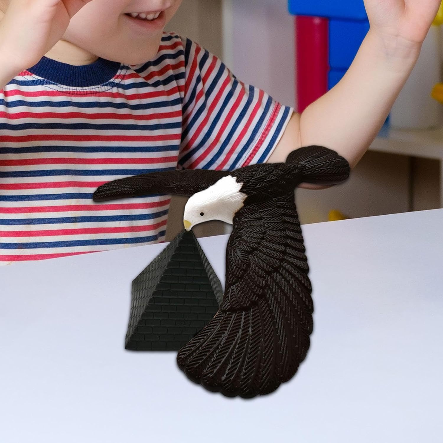 Menolana Balancing Bird Toy with Pyramid Stand, 6.7 in Black Eagle for Physics Education, Desk Display, and Party Tricks image 3