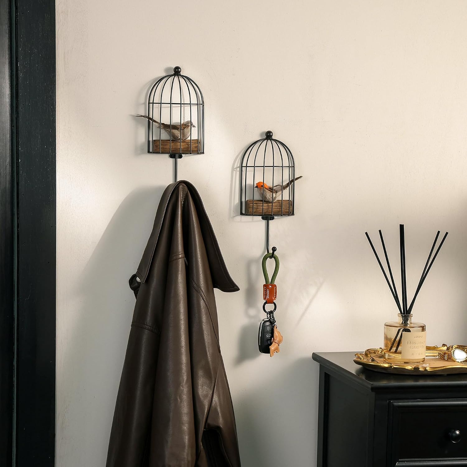 SOFFEE DESIGN Set of 2 Bird in Cage Hooks, Realistic Grass & Twig Bird with Playful Expression, Whimsical Entryway Organizer for Keys or Towels