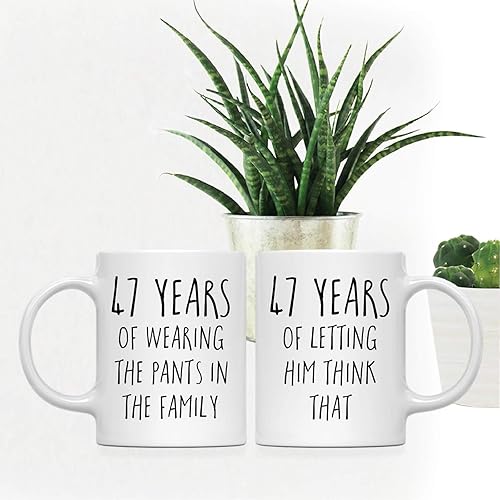 Miniatura 8 de Andaz Press Divertida taza de café de 17 aniversario de boda de 11 onzas, regalo de broma para parejas, 17 años de usar los pantalones en la