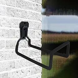 Suporte de parede resistente para mangueira de jardim – Gancho de mangueira de metal preto de 3 furos para organização de quintal ao ar livre