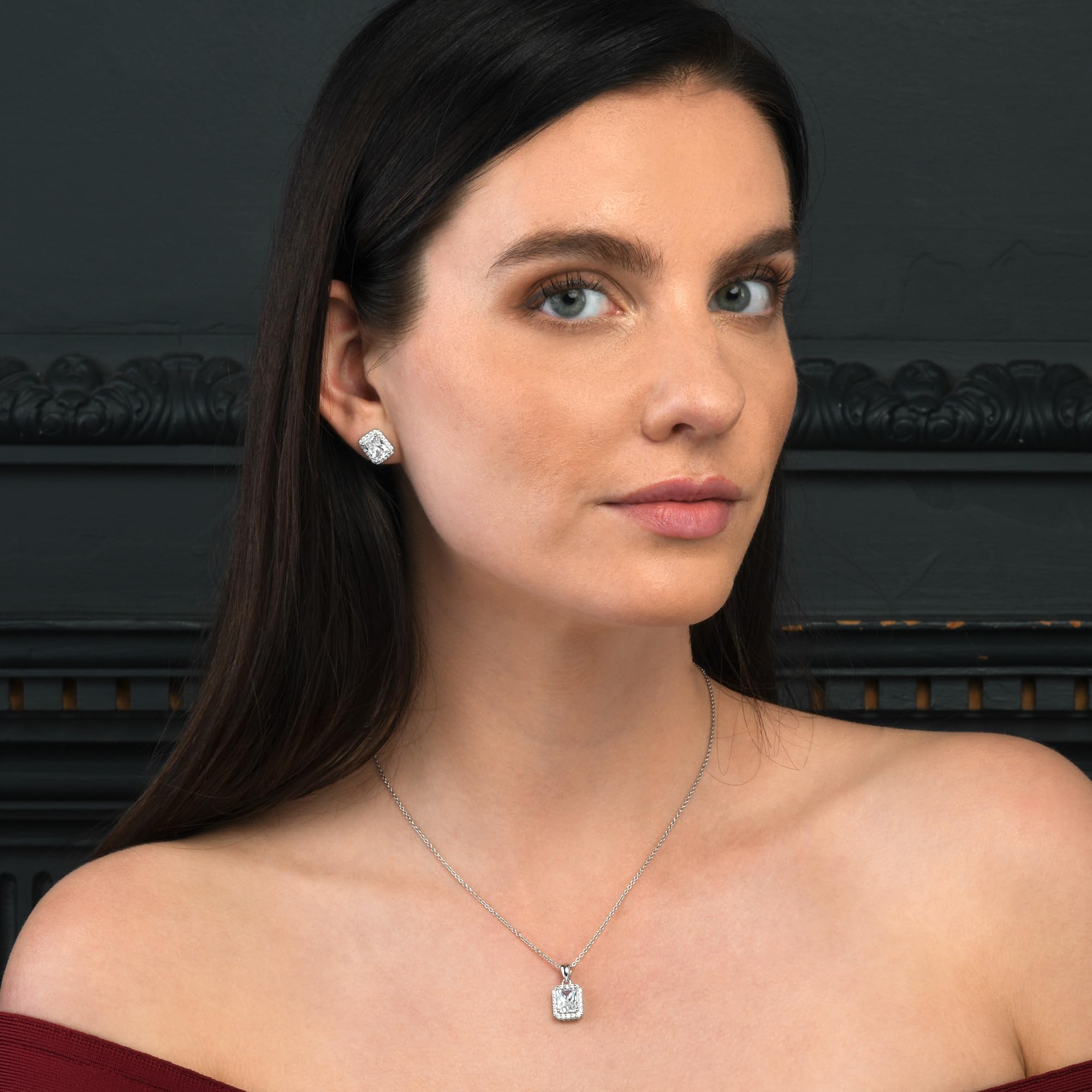 Diamond Treats Ohrstecker aus 925er Sterlingsilber mit Smaragdschliff für Damen mit weißen, grünen, blauen oder roten Zirkonia-Steinen, Ohrringe aus 925er Silber für Frauen