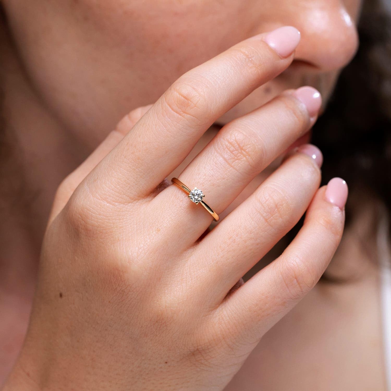 IGI Certified 1.0 Carat Lab-Grown Round Diamond Tapered Cathedral Solitaire Engagement Ring in Silver/14k Gold