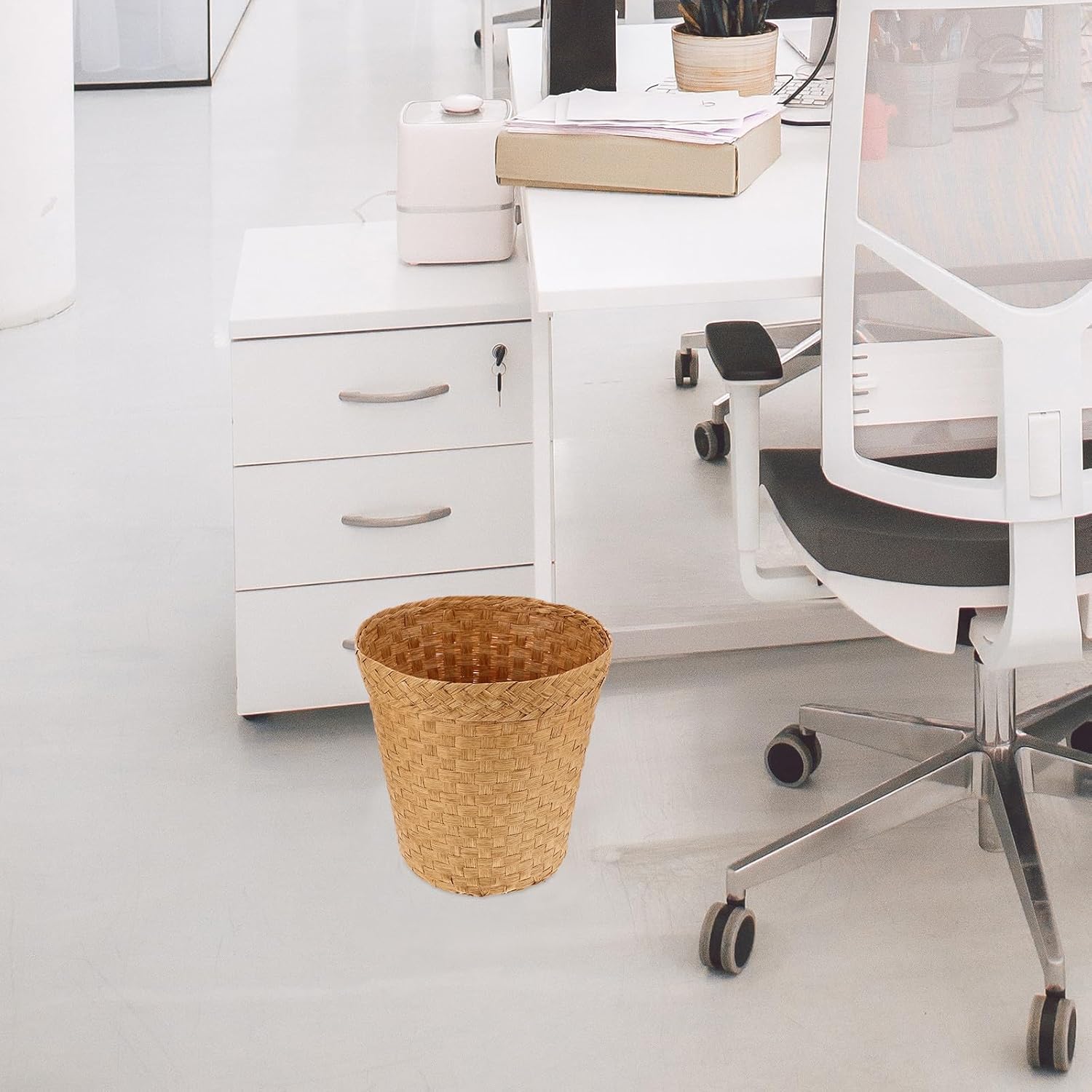 Natural Woven Trash Basket for Bathroom and Office, Handcrafted Straw Waste Basket with Rustic Style, Small Household Storage Bin for Desktop and Home Organization