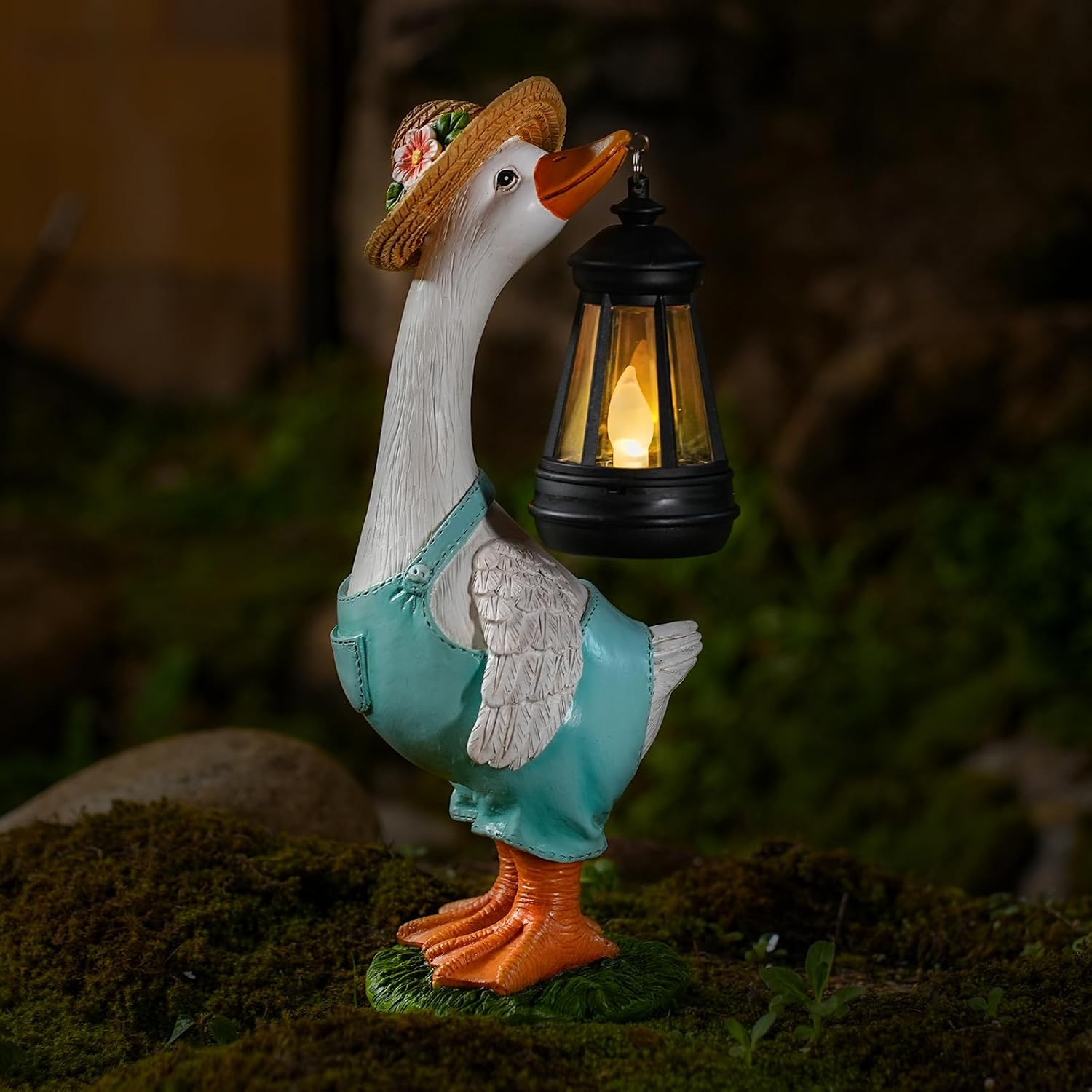 Solar Garden Outdoor Statues Goose, Goose Outdoor Lawn and Garden Statue, Lawn Decor Statue for Patio, Balcony, Yard Ornament - Gifts for Mom Grandma Women
