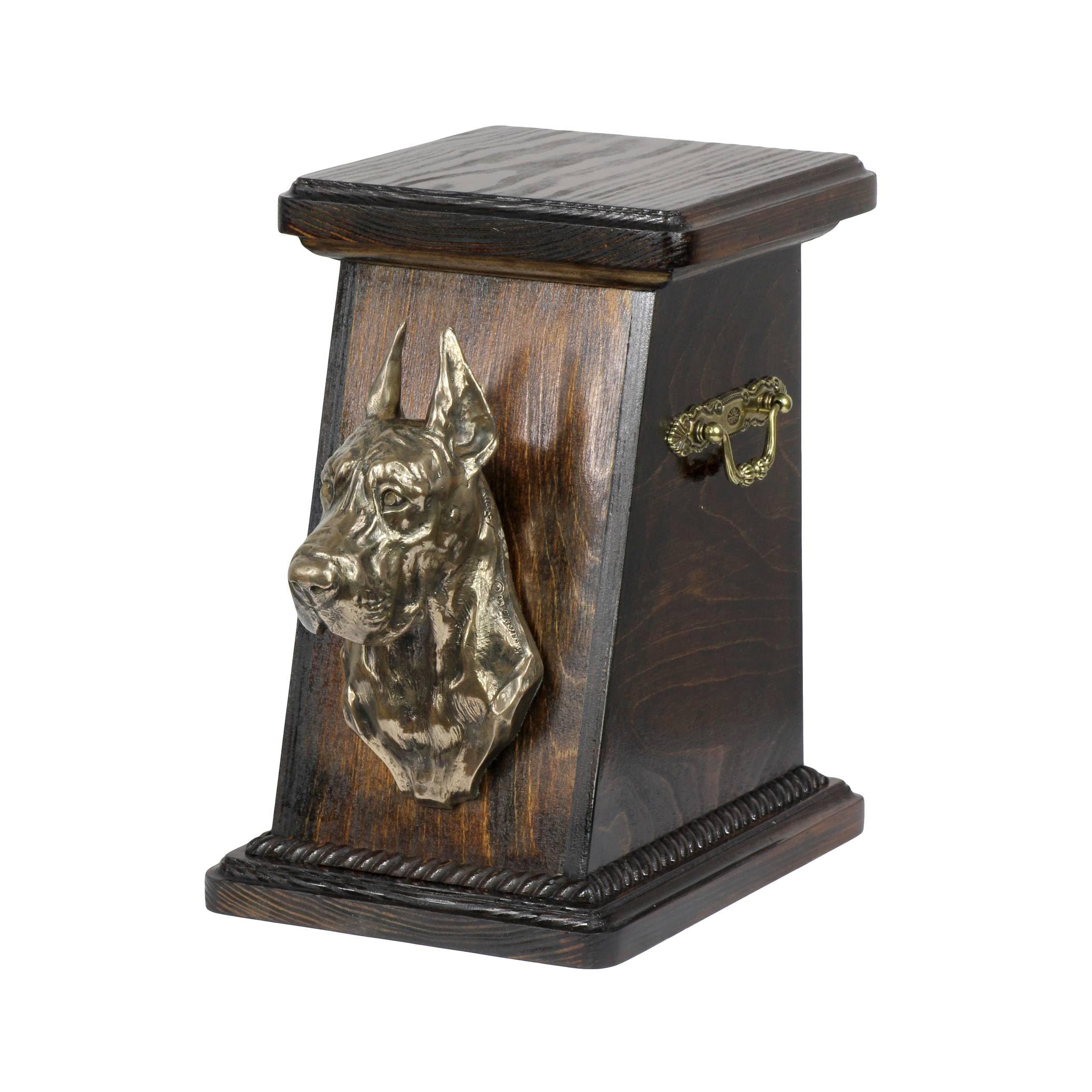 Urne personnalisée Dogue Allemand gravée pour garder le souvenir de votre grand chien