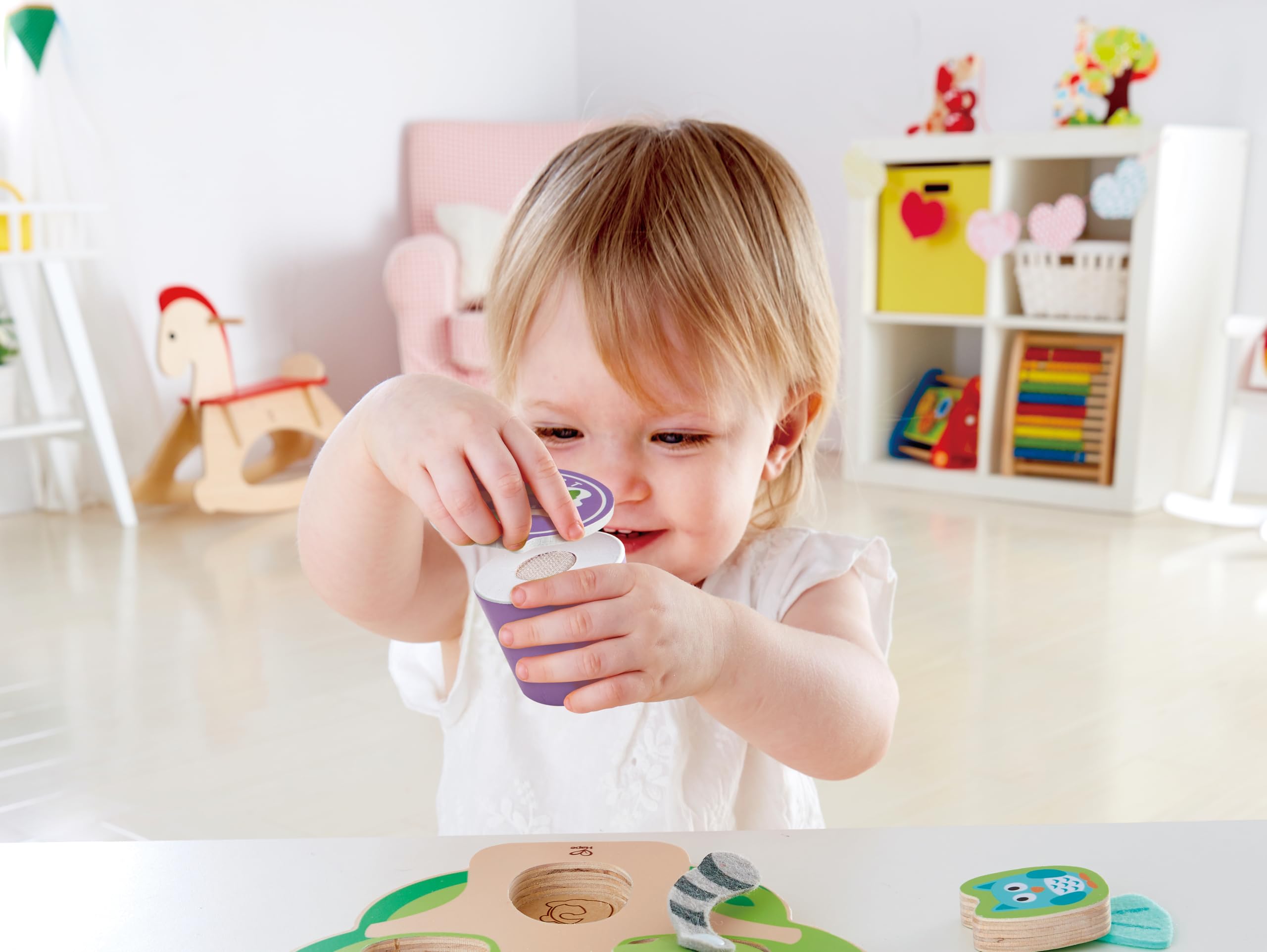 Hape Frühstücks-Set - Küchen-Fantasiespiel mit Frühstückszubehör, Holz Lebensmittel Spielzeug für Kinder, realistisches Küchenspielzeug für Rollenspiel und Lernspiel, für Kinder ab 3 Jahre