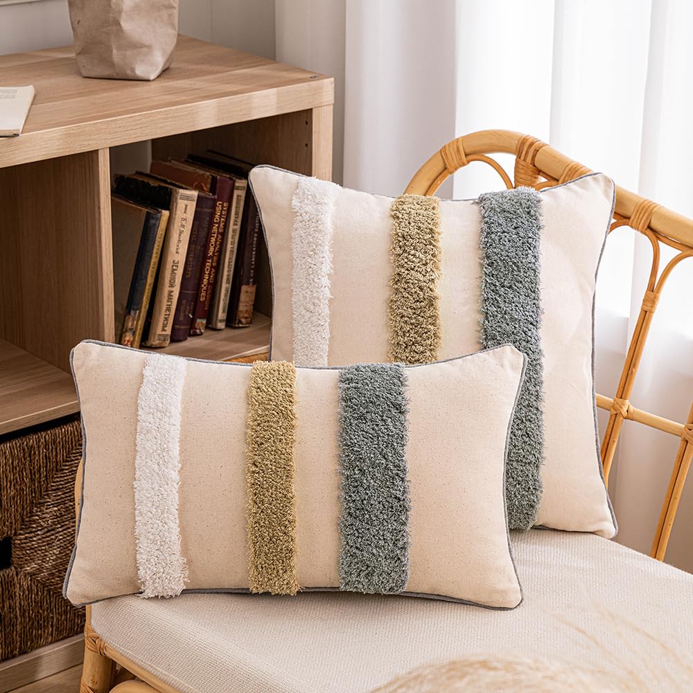 Housses de coussin brodées boho chic avec fermeture éclair invisible et pompons robustes